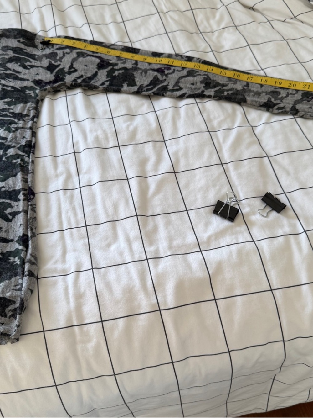 Zadig & Voltaire Gray Camo and Skulls Print Cashmere Sweater size M - Picture 12 of 14